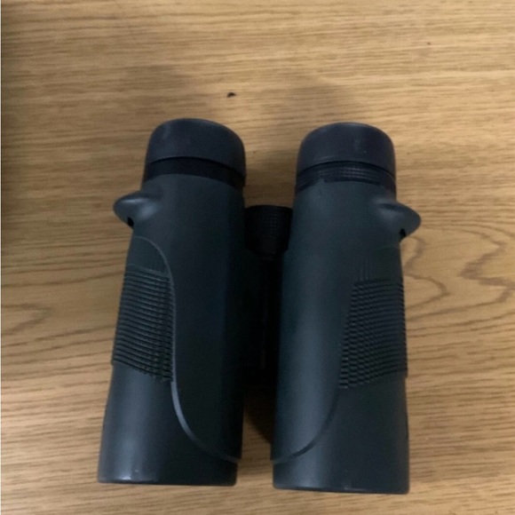 Vortex diamondback HD 10 x 42 binoculars - Picture 4 of 6